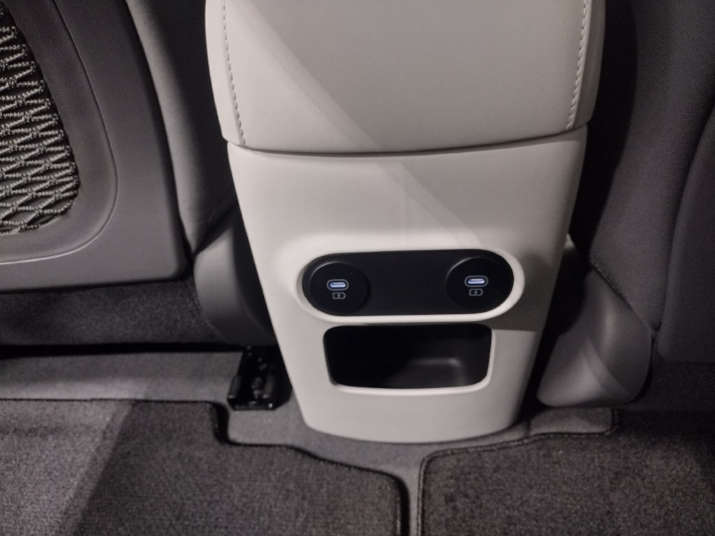 New 2027 Hyundai Ioniq 5 SE AWD/4WD image 33