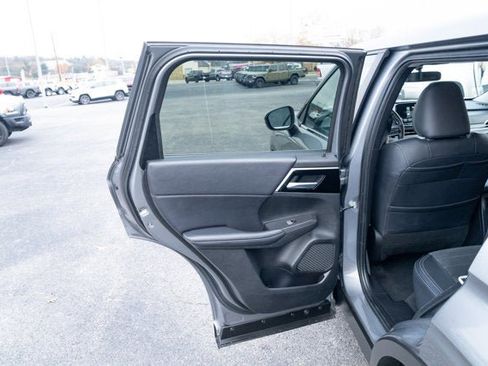 Used 2024 Mitsubishi Outlander SE Black Edition image 11