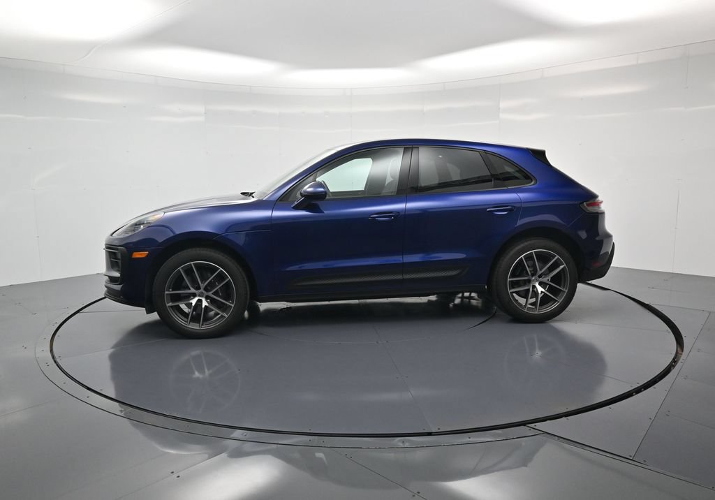 Used 2023 Porsche Macan AWD/4WD image 2