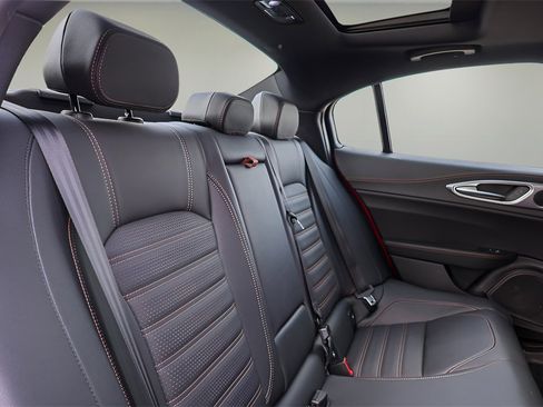 New 2025 Alfa Romeo Giulia Intensa w/ Driving Assist Package image 25