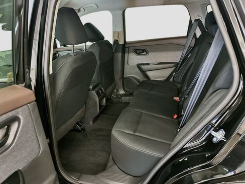 Used 2023 Nissan Rogue S AWD/4WD image 28