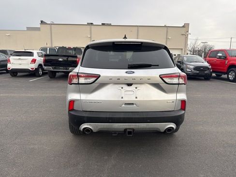 Used 2020 Ford Escape Titanium image 3