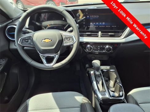 New 2025 Chevrolet Trax LT w/ LT Convenience Package image 13