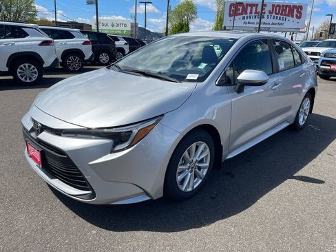 New 2026 Toyota Corolla XLE FWD image 4