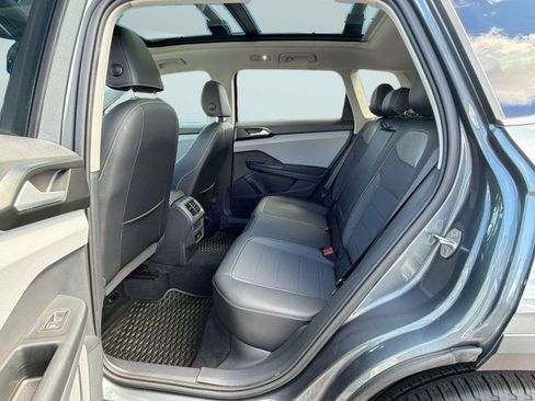 Certified 2022 Volkswagen Taos SE image 14