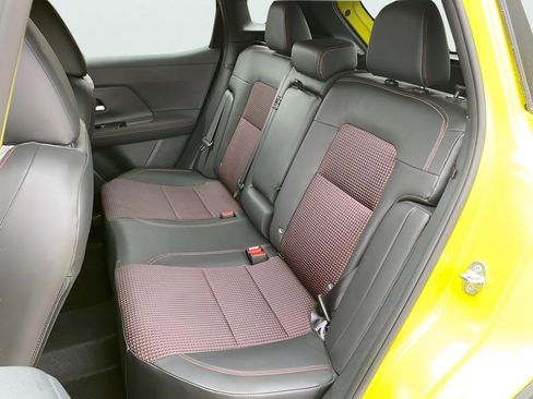 New 2026 Nissan Kicks SR FWD image 14