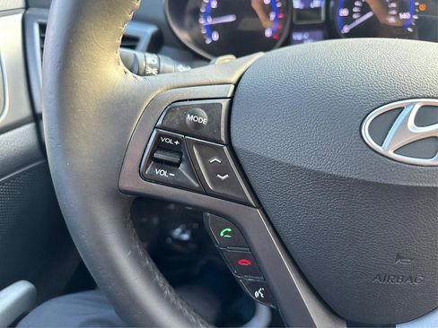 Used 2015 Hyundai Veloster Turbo image 25