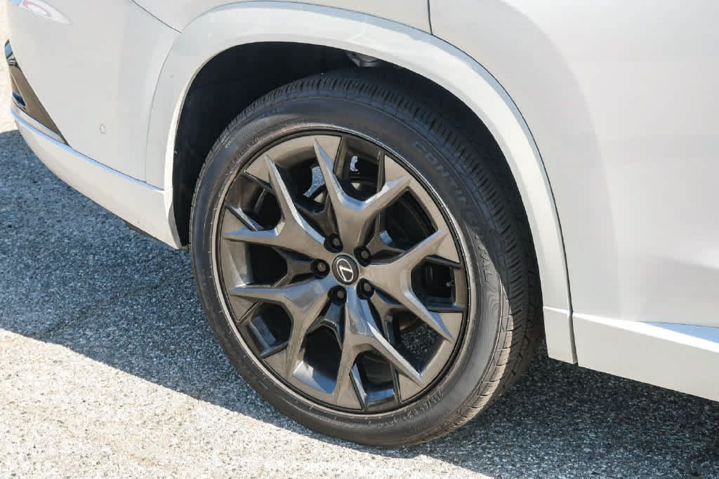 Used 2025 Lexus TX 500h AWD w/ Technology Package image 13