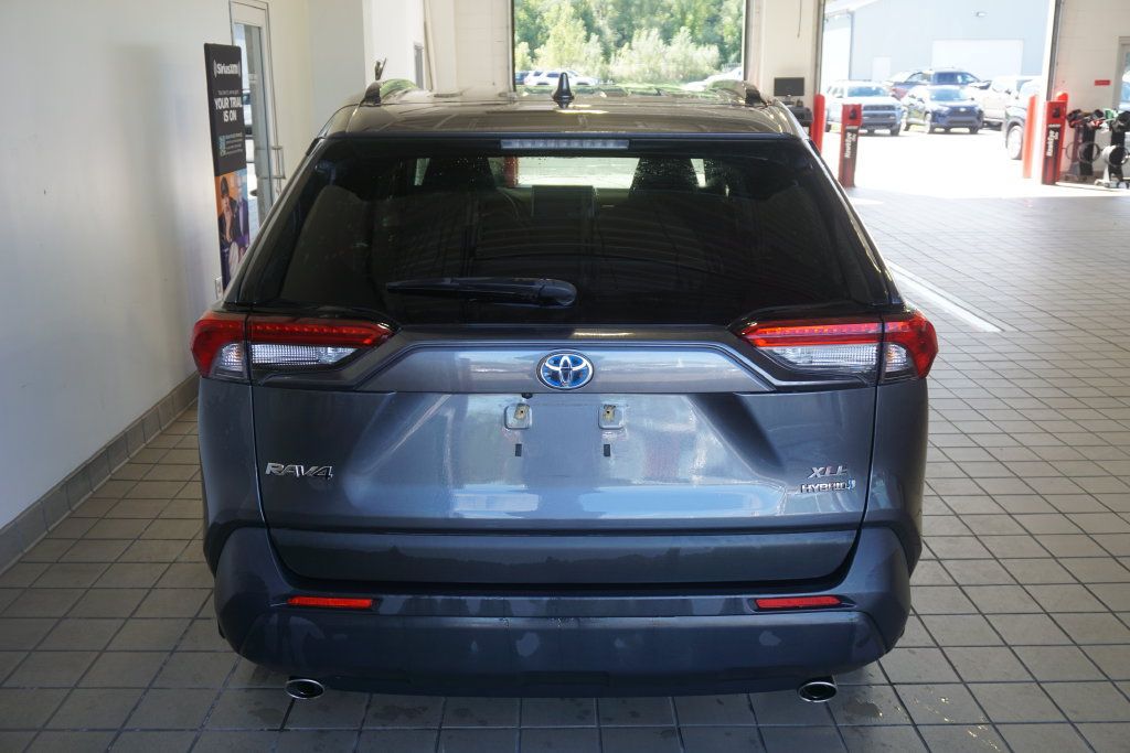 Used 2023 Toyota RAV4 XLE w/ Convenience Package AWD/4WD image 16