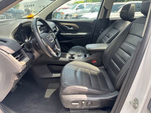 Used 2023 GMC Terrain Denali w/ Denali Premium Package AWD/4WD image 24