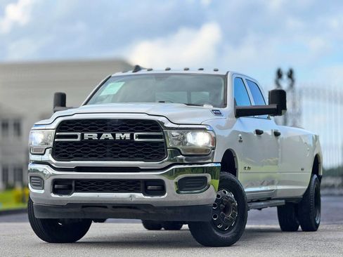 Used 2019 RAM 3500 Tradesman AWD/4WD image 2