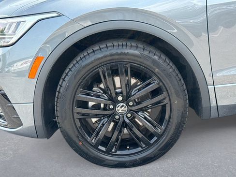 Used 2022 Volkswagen Tiguan SE R-Line FWD image 19