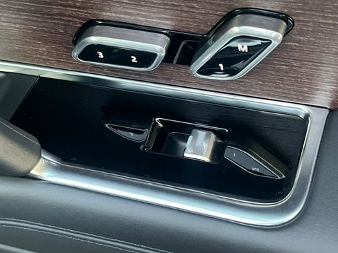 Used 2023 Land Rover Range Rover Long Wheelbase Autobiography image 22