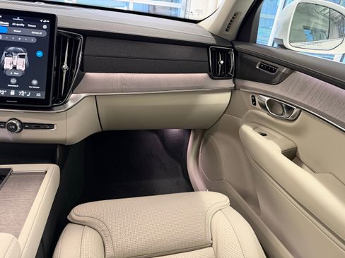 New 2026 Volvo XC90 B6 Ultra w/ Protection Package AWD/4WD image 23