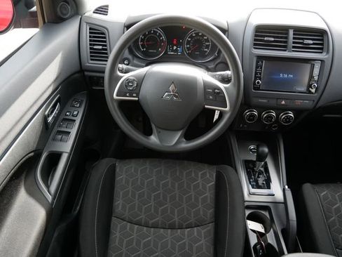 Used 2025 Mitsubishi Outlander Sport ES image 11