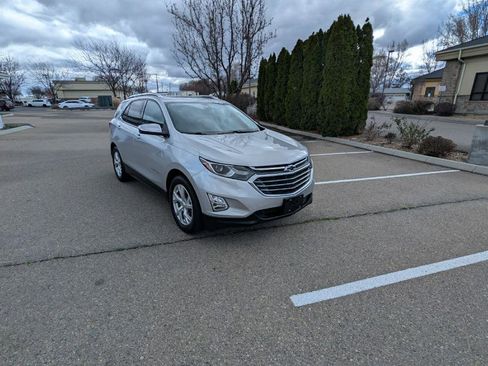 Used 2018 Chevrolet Equinox Premier image 7
