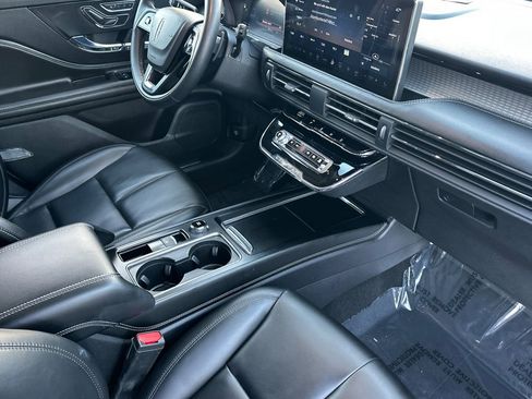 Used 2023 Lincoln Corsair FWD image 16