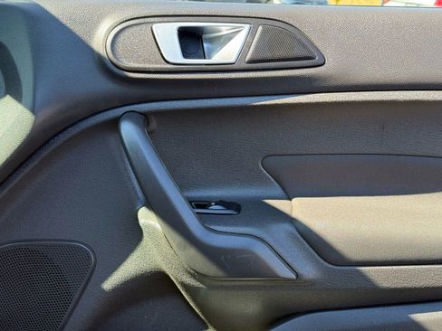 Used 2015 Ford Fiesta SE image 51