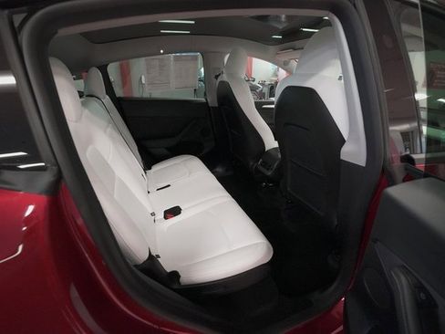 Used 2025 Tesla Model Y Long Range image 16