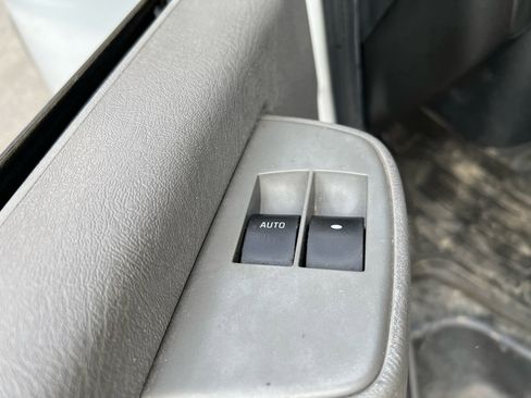 Used 2017 GMC Savana 3500 Extended image 9