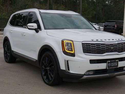 Used 2020 Kia Telluride SX w/ SX Prestige Package image 3