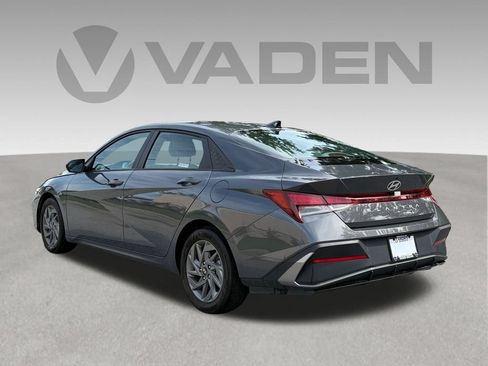 Used 2024 Hyundai Elantra SEL FWD image 22
