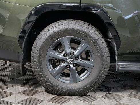 Used 2025 Lexus LX 700h Overtrail AWD/4WD image 16