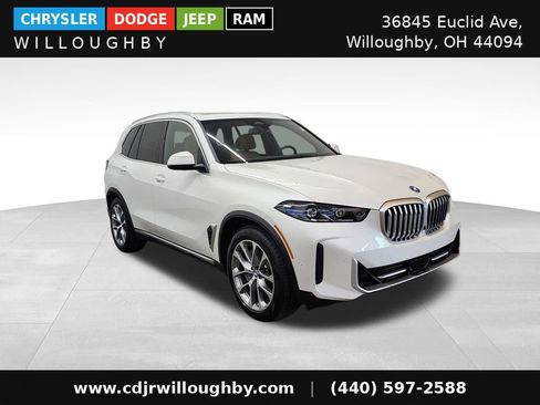 Used 2026 BMW X5 xDrive50e w/ Climate Comfort Package AWD/4WD image 3