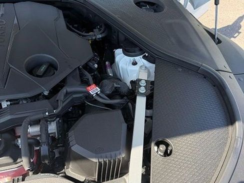 Used 2025 Genesis G90 3.5T image 12