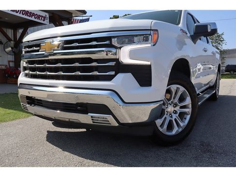 Used 2022 Chevrolet Silverado 1500 LTZ w/ LTZ Premium Package AWD/4WD image 11