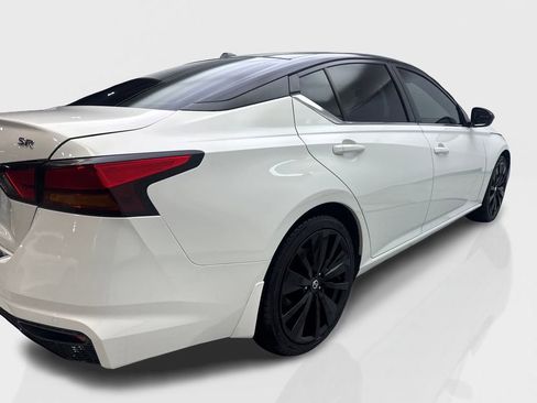 Used 2022 Nissan Altima 2.5 SR FWD image 14