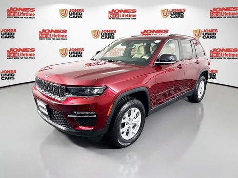 Used 2023 Jeep Grand Cherokee Limited image 13