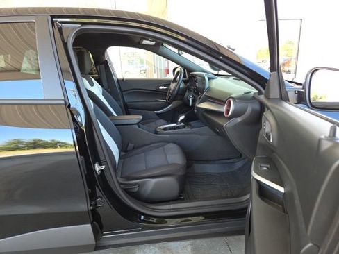 Used 2024 Chevrolet Trax RS w/ Driver Confidence Package FWD image 42