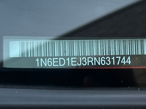 Used 2024 Nissan Frontier Pro-X image 37