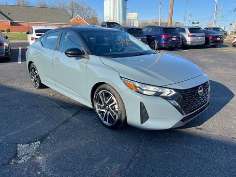 Used 2024 Nissan Sentra SR w/ SR Premium Package FWD image 4