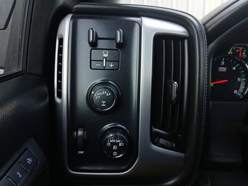 Used 2018 GMC Sierra 1500 SLT AWD/4WD image 10