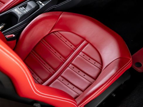 Used 2022 Ferrari F8 Tributo RWD image 36