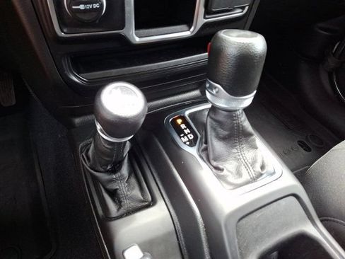 Used 2023 Jeep Wrangler Unlimited Sport AWD/4WD image 18