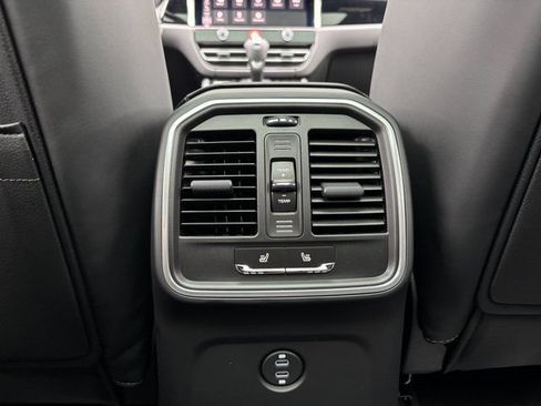 Certified 2026 Porsche Macan AWD/4WD image 24