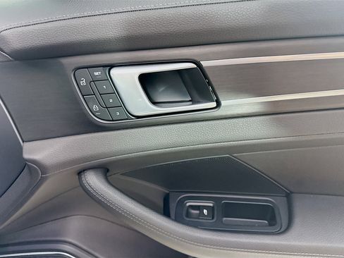 Used 2023 Porsche Panamera Platinum Edition w/ Assistance Package image 30