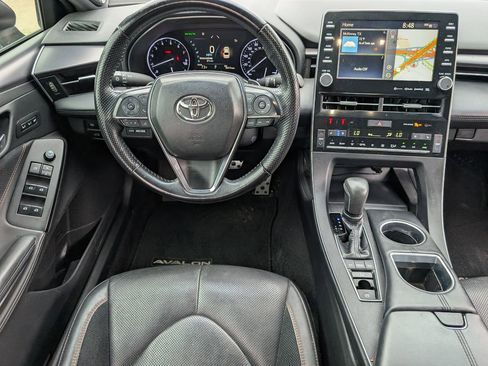 Used 2019 Toyota Avalon Touring w/ Advanced Safety Package image 10