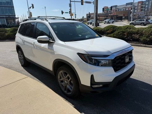 Used 2023 Honda Passport EX-L image 3