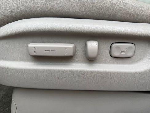 Used 2012 Honda Odyssey EX-L image 17