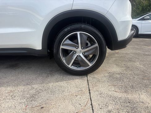 Used 2021 Honda HR-V EX-L image 14