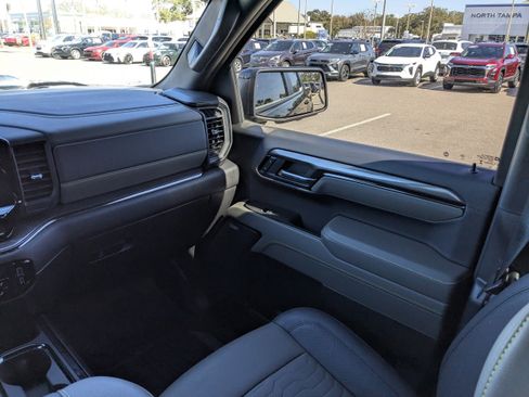 Used 2024 Chevrolet Silverado 1500 ZR2 w/ Technology Package image 17