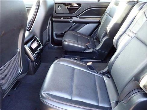 Used 2023 Lincoln Aviator Reserve AWD/4WD image 10