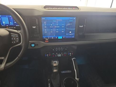 Used 2023 Ford Bronco Badlands AWD/4WD image 17