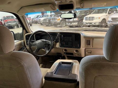 Used 2005 Chevrolet Silverado 2500 LS w/ Skid Plate Package AWD/4WD image 19