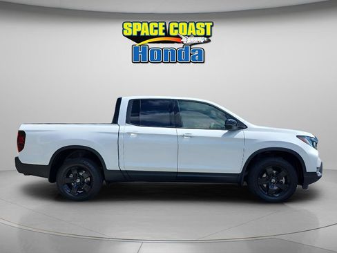 New 2026 Honda Ridgeline Black Edition image 2
