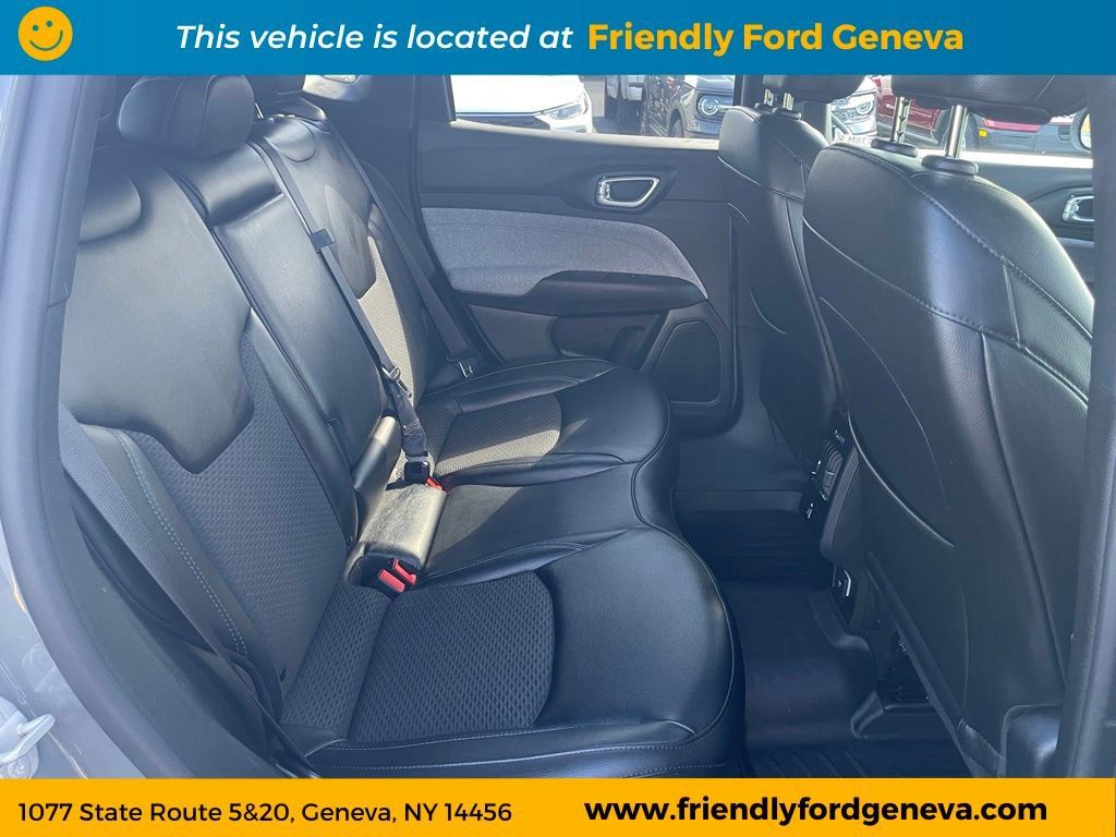 Used 2023 Jeep Compass Latitude w/ Convenience Group AWD/4WD image 29